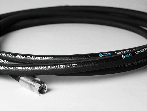 High-pressure hydraulic hose with metal fitting for fluid transfer